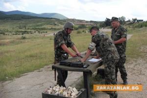 Бригадите в Карлово и  Стара Загора търсят готвачи, шлосери, картечари  