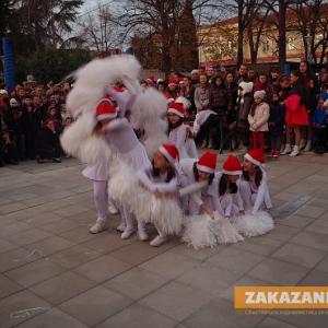 08.12.2015 - Запалване на коледната елха и откриване на ледената пързалка