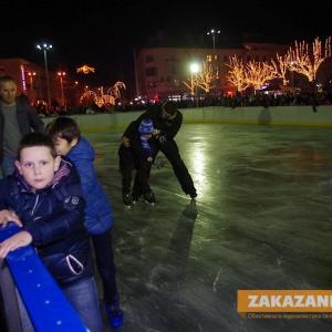 08.12.2015 - Запалване на коледната елха и откриване на ледената пързалка