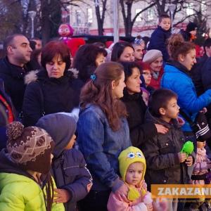 08.12.2015 - Запалване на коледната елха и откриване на ледената пързалка